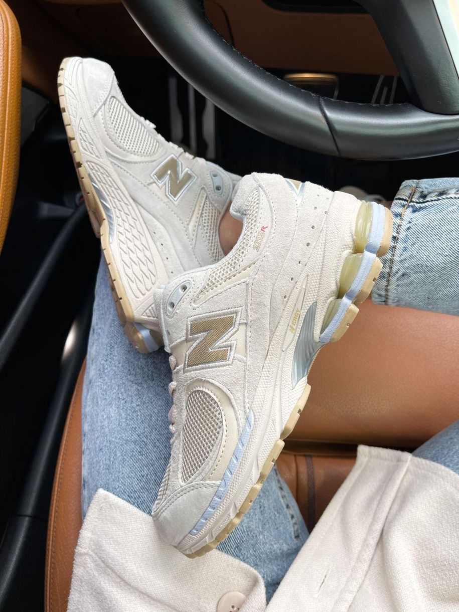 Кросівки New Balance 2002R Beige v3 8385 фото