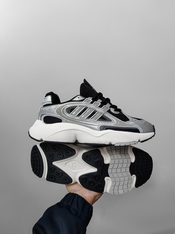 Кросівки сріблясті з чорним Adidas Ozmillen Silver/Black 11103 фото