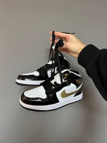 Баскетбольні кросівки Nike Air Jordan 1 Retro Mid Patent Golden Black 2271 фото