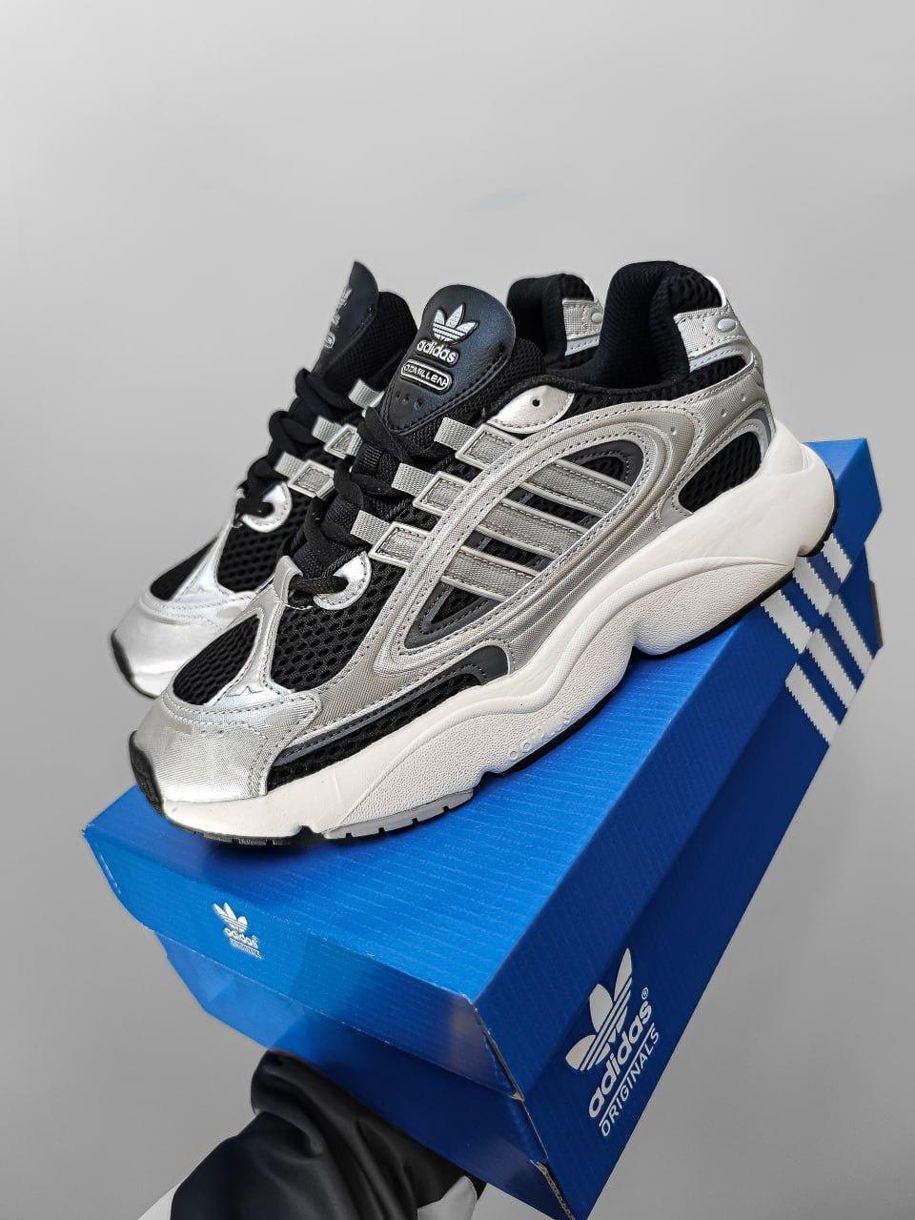 Кроссовки серебристые с черным Adidas Ozmillen Silver/Black 11103 фото