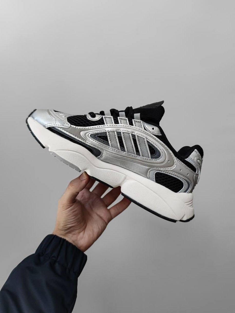 Кросівки сріблясті з чорним Adidas Ozmillen Silver/Black 11103 фото