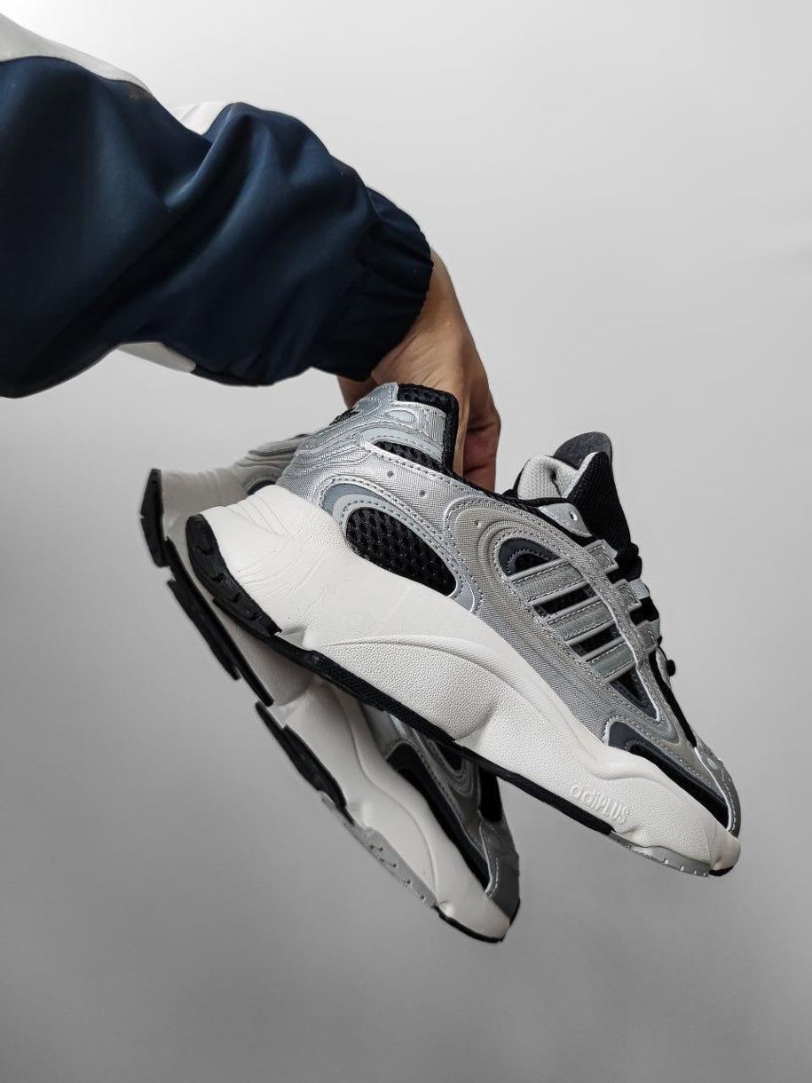 Кросівки сріблясті з чорним Adidas Ozmillen Silver/Black 11103 фото