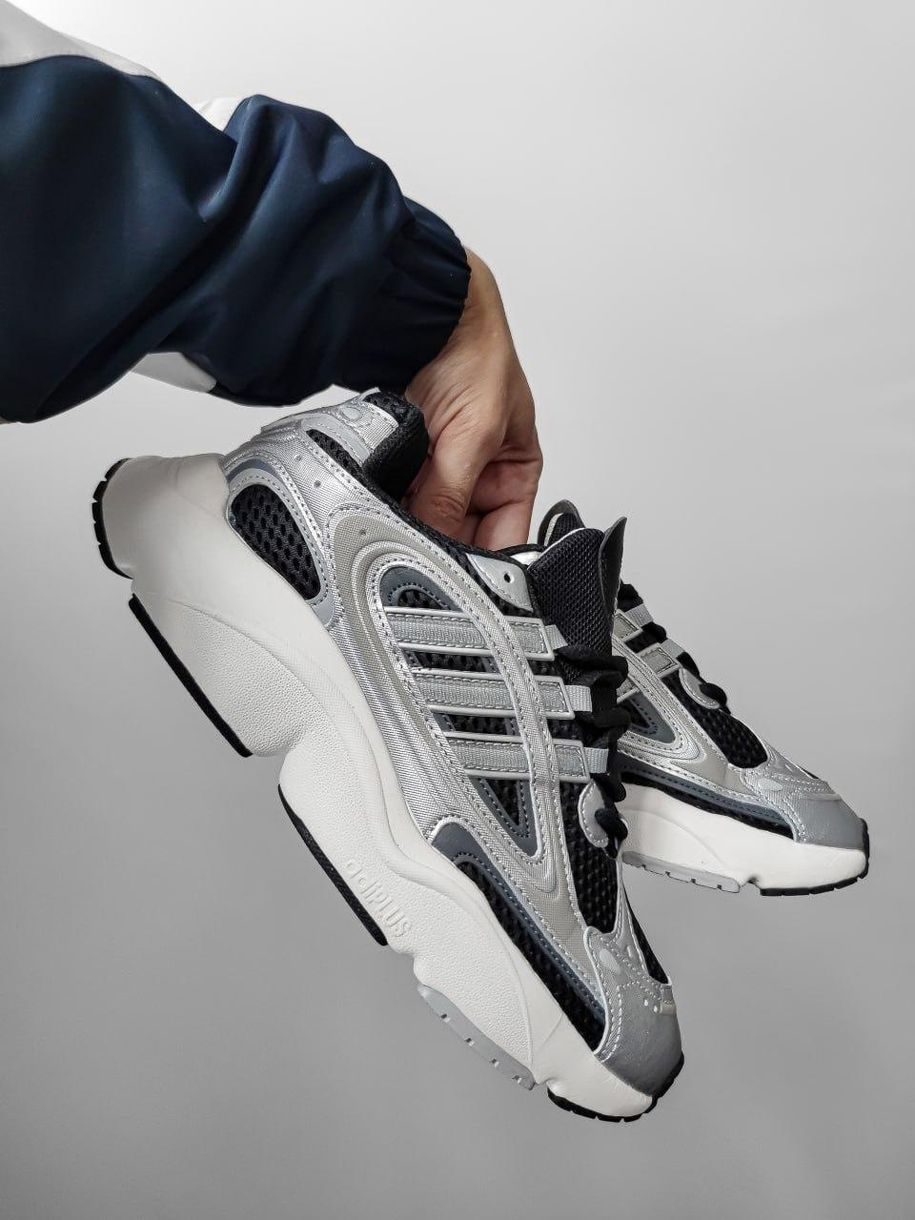 Кросівки сріблясті з чорним Adidas Ozmillen Silver/Black 11103 фото