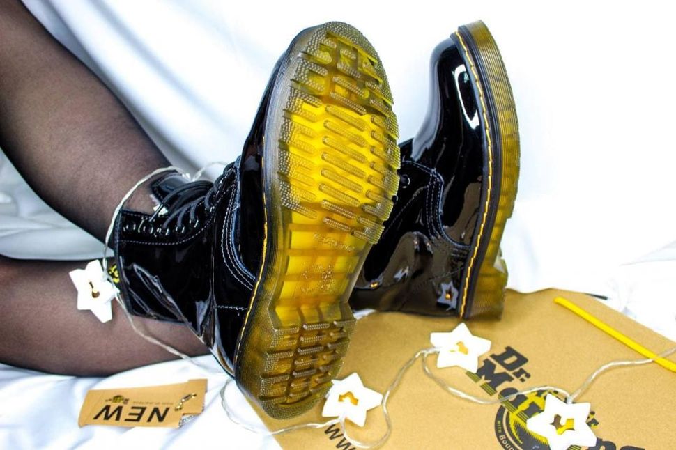 Зимові Черевики Dr. Martens Patent Black Logo 4208 фото