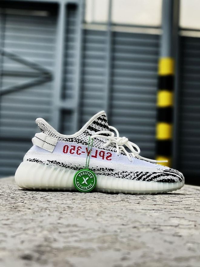 Yeezy 350 cheap v2 zebra 2.0