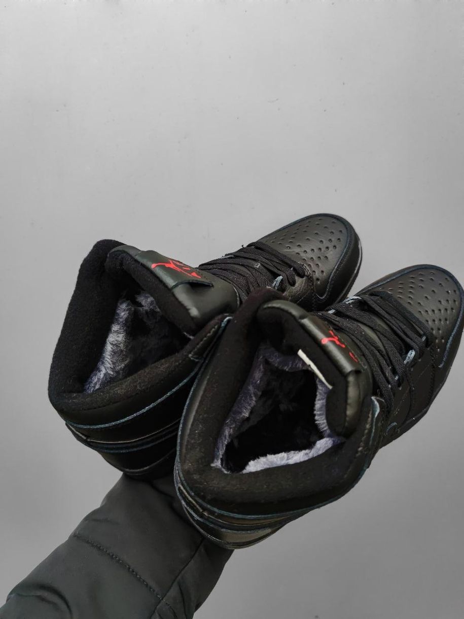 Зимові баскетбольні кросівки Nike Air Jordan Low White Black 2274 фото