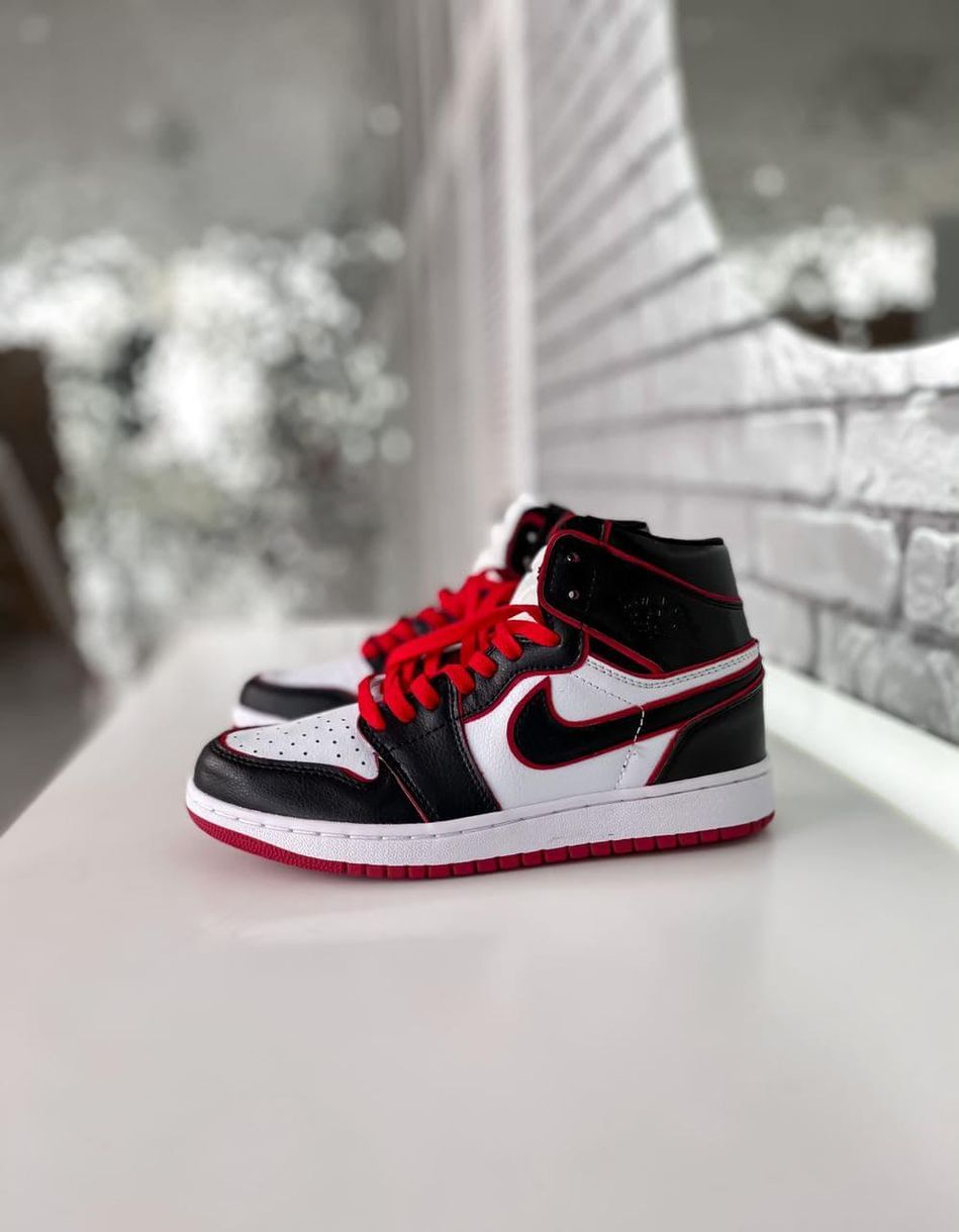 Баскетбольні кросівки Nike Air Jordan 1 Retro Mid Black White Red 2059 фото