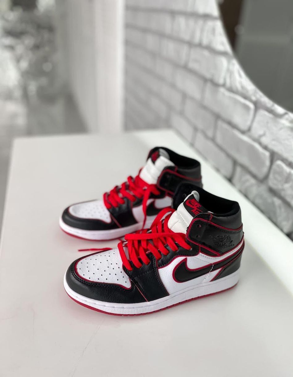 Баскетбольні кросівки Nike Air Jordan 1 Retro Mid Black White Red 2059 фото