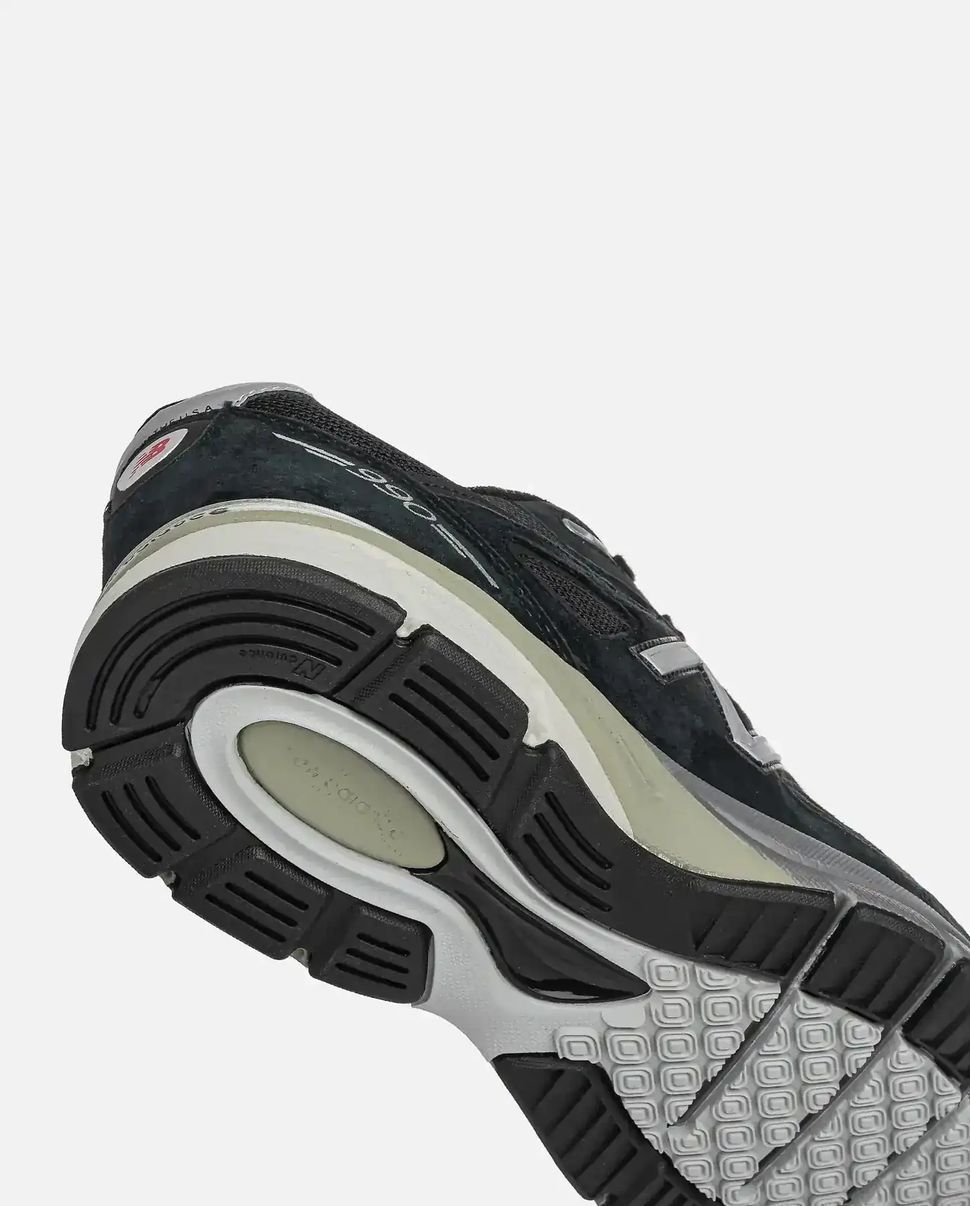 New Balance 990v4 Black Grey