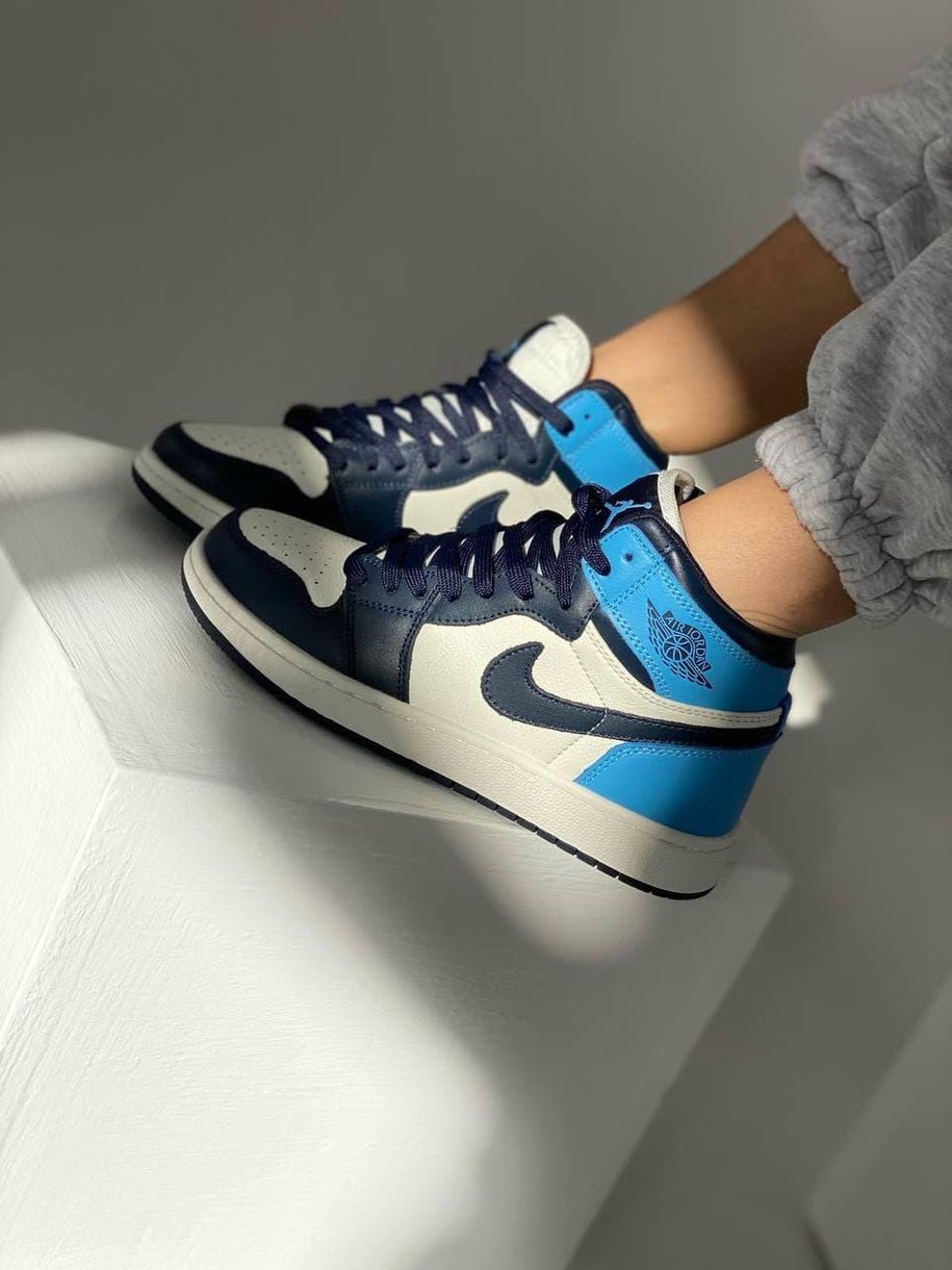 Nike Air Jordan 1 Retro High Patent Blue Toe 2029 фото