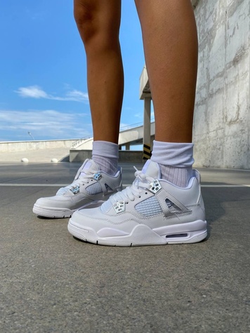Баскетбольні кросівки Nike Air Jordan Retro 4 White 2194 фото
