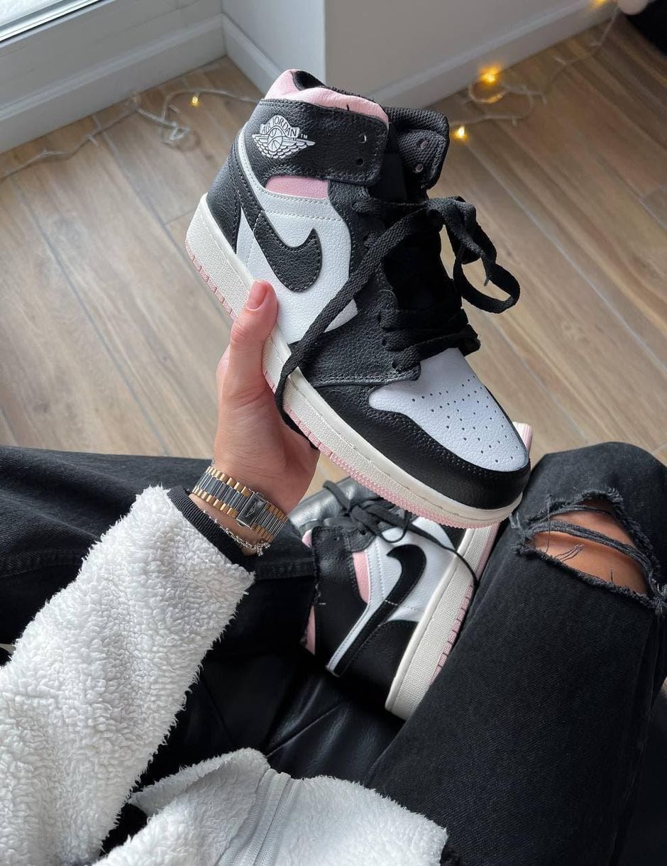 Баскетбольные кроссовки Nike Air Jordan 1 Retro Black White Pink 6400 фото