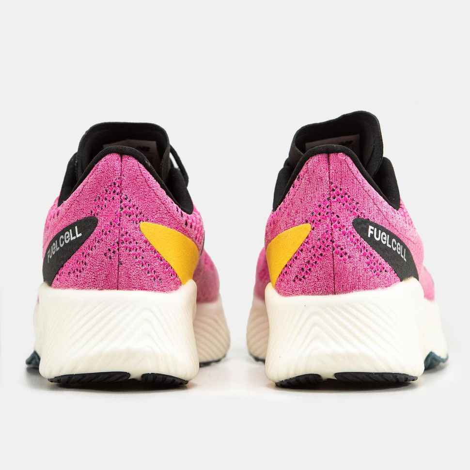 Кросівки New Balance Fuel Cell RC Elite Pink 9119 фото