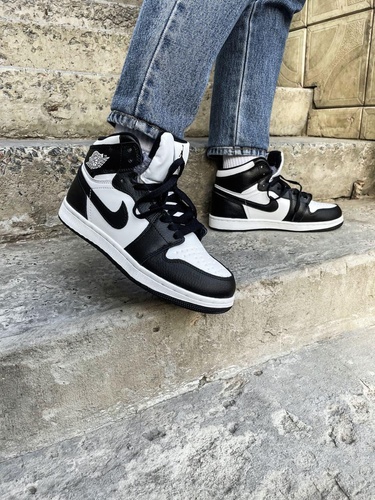 Nike Air Jordan Retro 1 High Black White 5762 фото