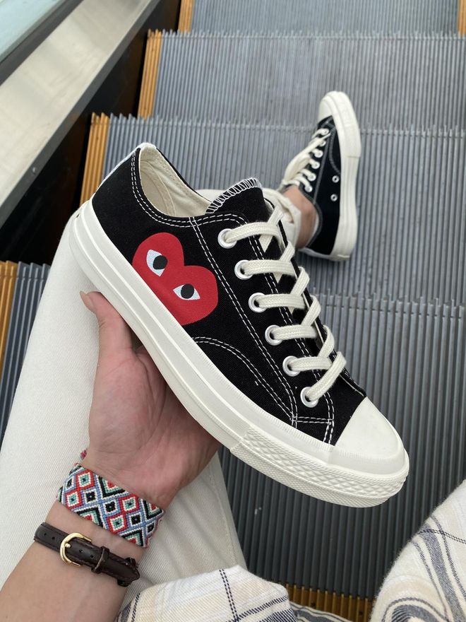 Comme des garçons play x best sale converse