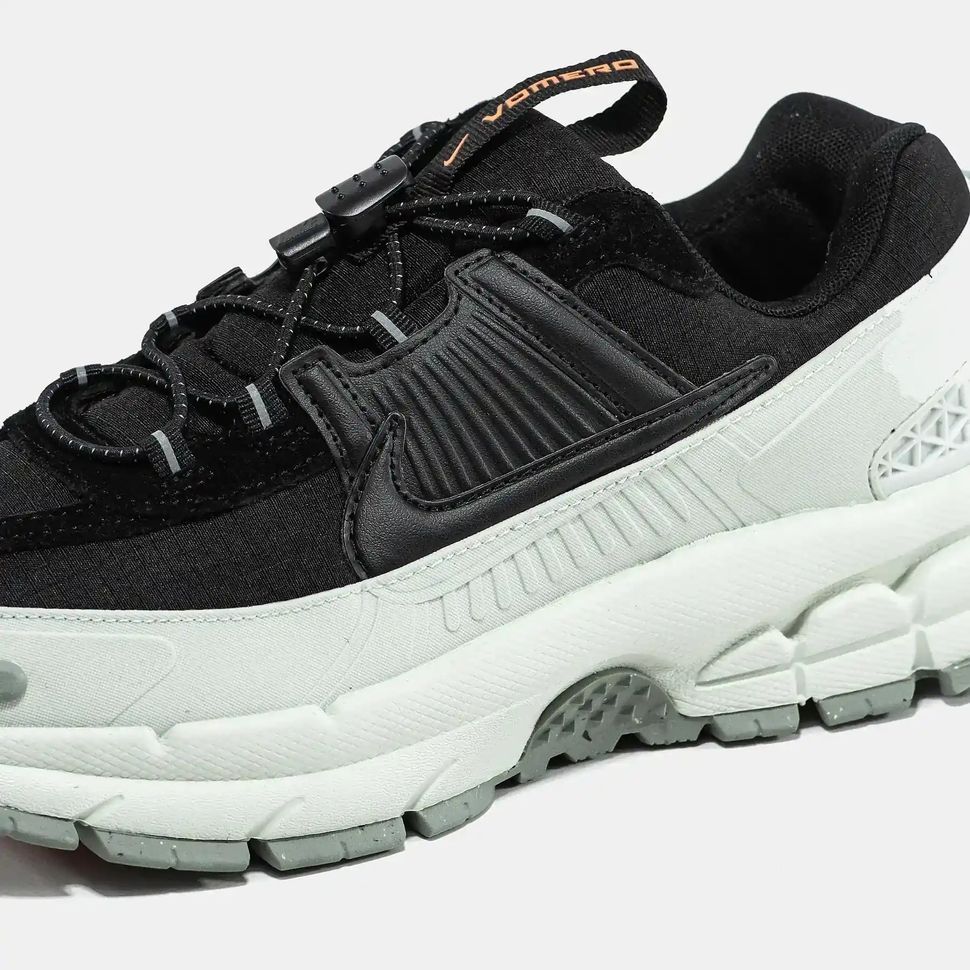 Nike Air Zoom Vomero Roam Black Light Bone