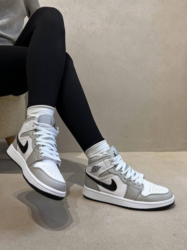 Баскетбольные кроссовки Nike Air Jordan 1 Retro Mid Smoke Grey 3 7008 фото