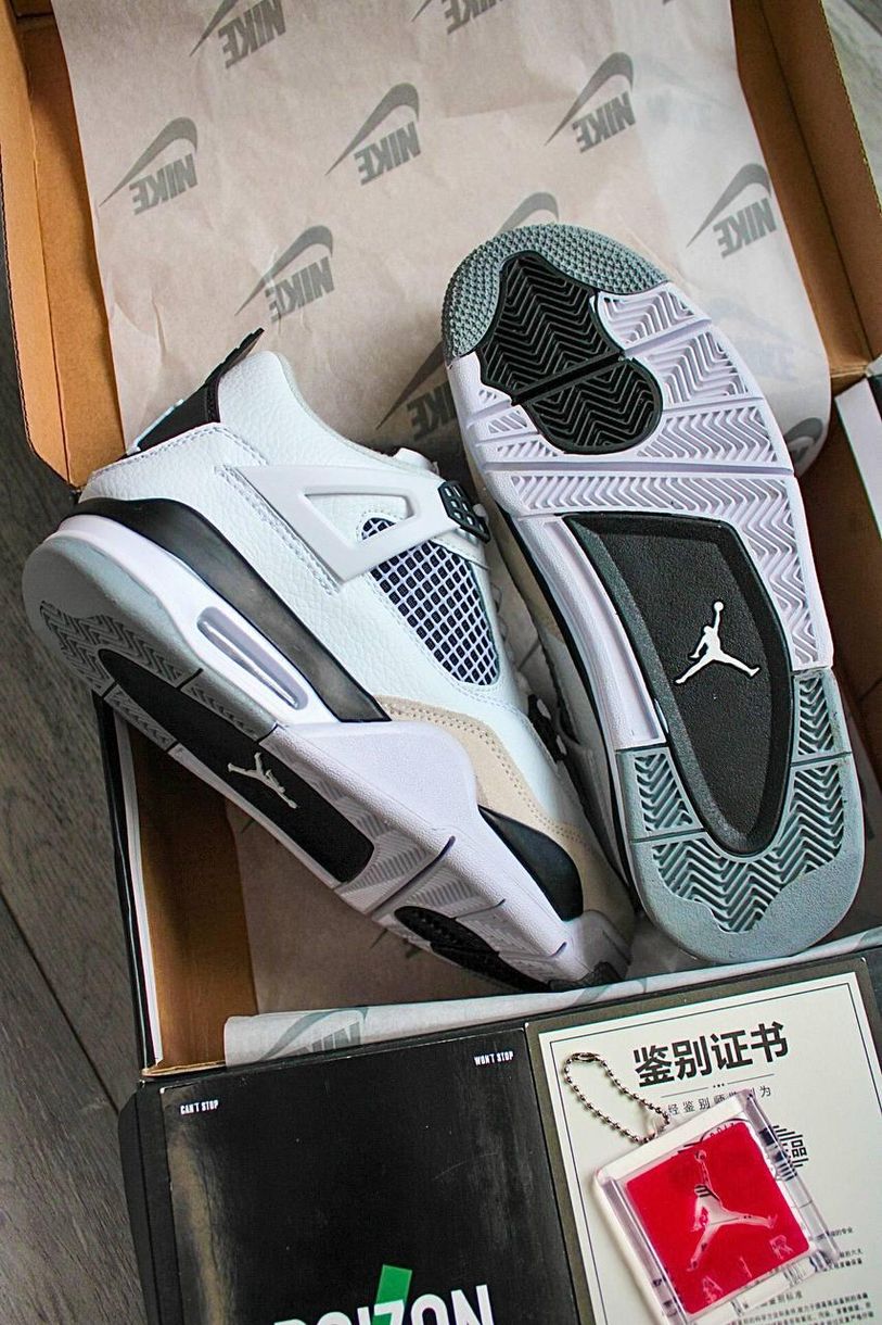 Баскетбольні кросівки Nike Air Jordan 4 White Black Beige 836 фото