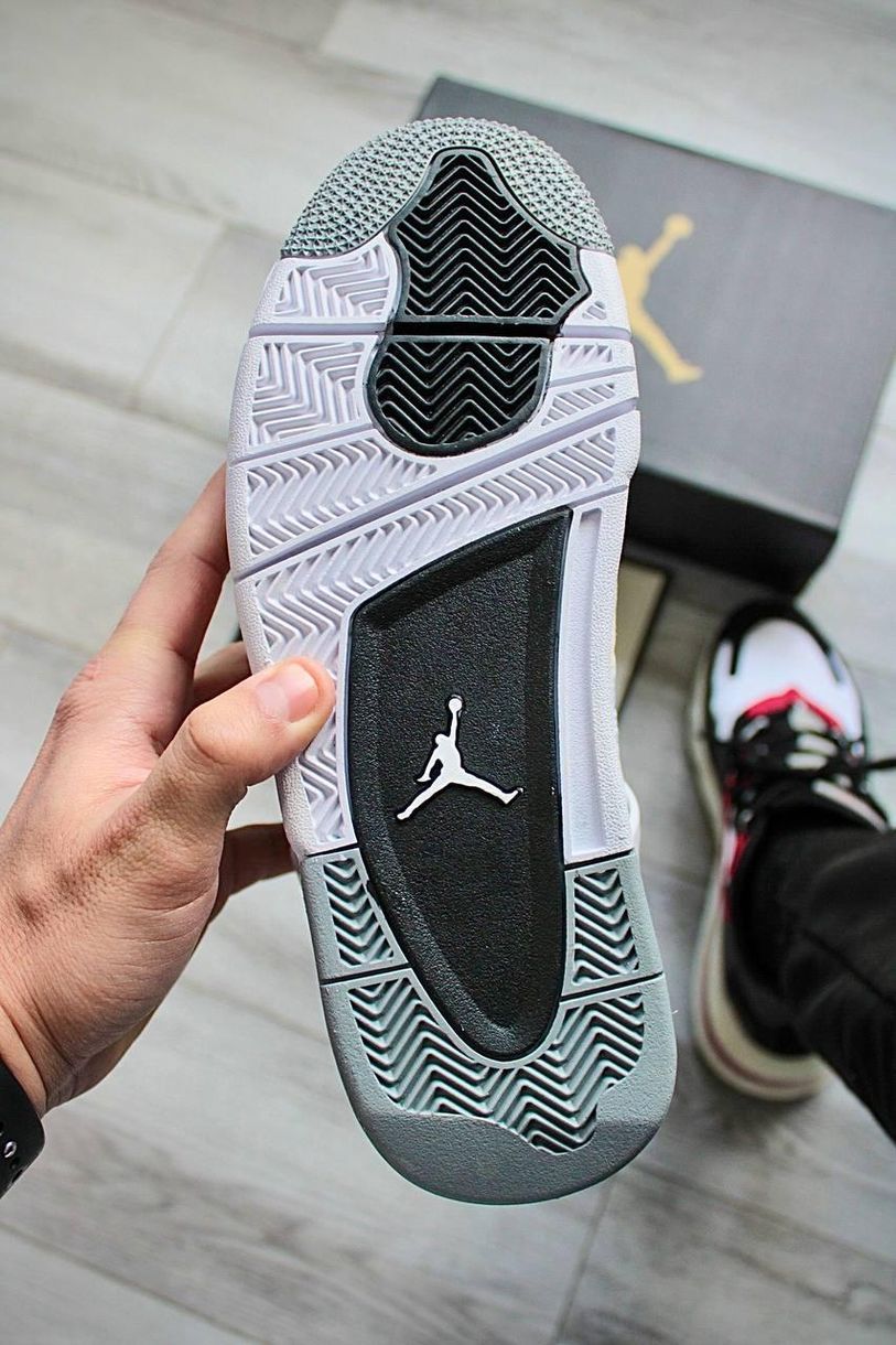 Баскетбольні кросівки Nike Air Jordan 4 White Black Beige 836 фото