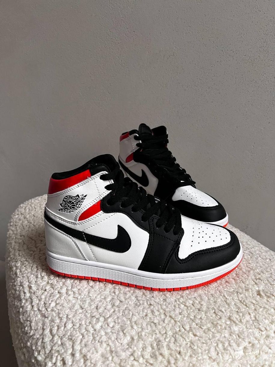 Баскетбольные кроссовки Nike Air Jordan 1 Retro Black Orange 7005 фото