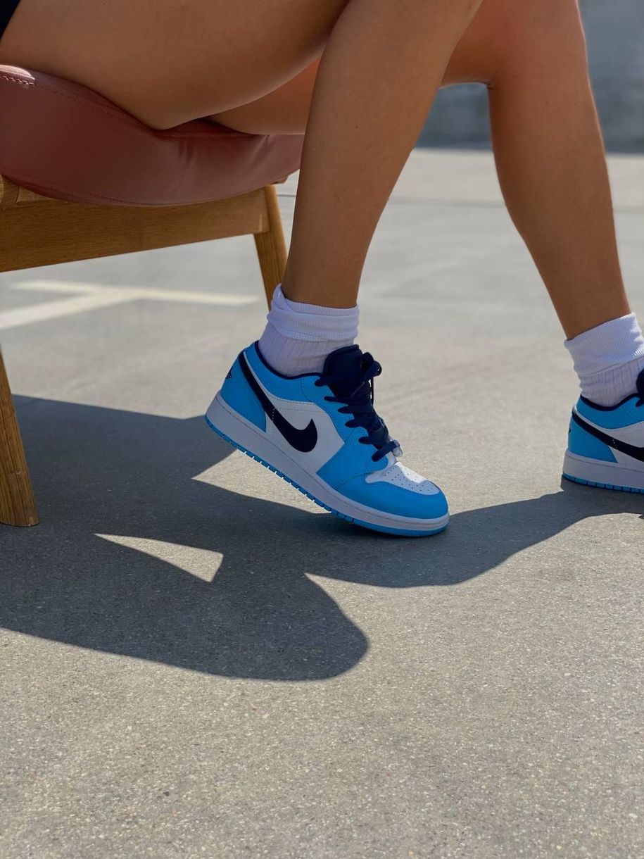 Баскетбольні кросівки Nike Air Jordan 1 Retro Low University Blue 7386 фото