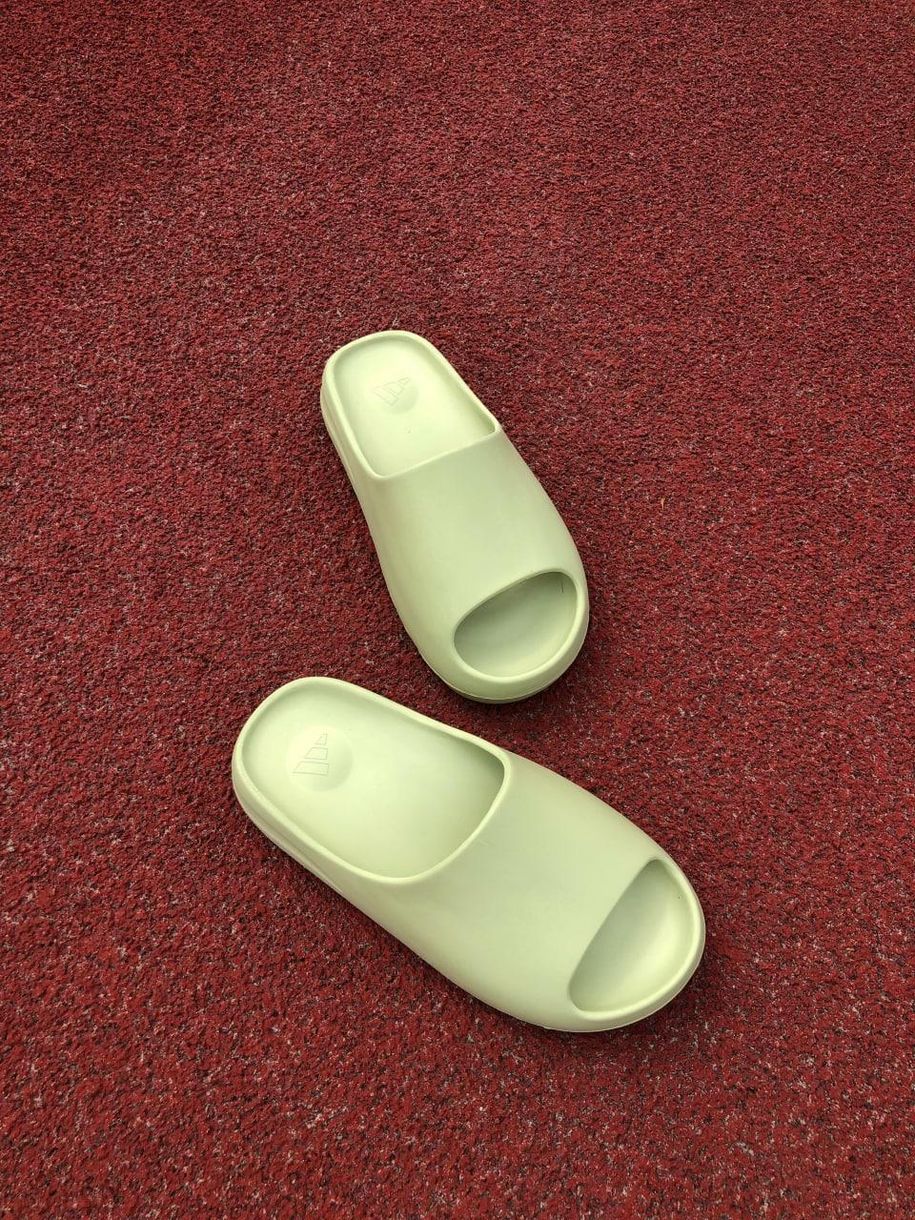 Кросівки Adidas Yeezy Slide Resin Green 3315 фото