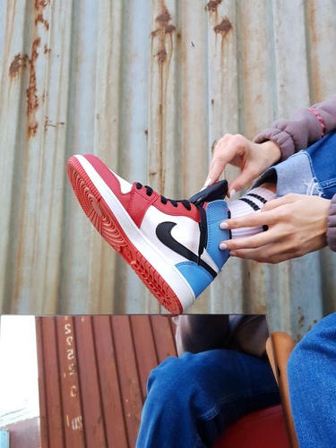 Баскетбольні кросівки Nike Air Jordan 1 Retro High White Blue Red 8444 фото