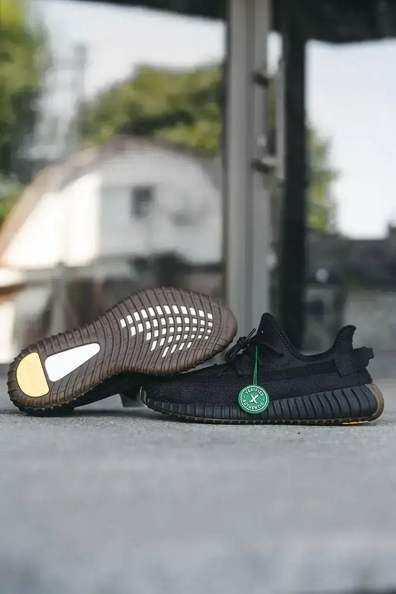 Adidas Yeezy Boost 350 v2 Cinder