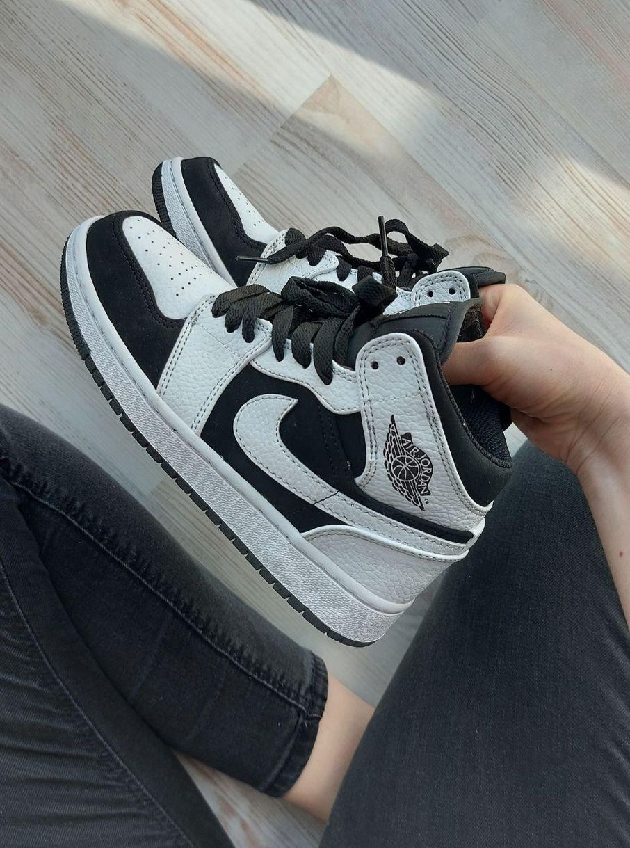 Баскетбольні кросівки Nike Air Jordan 1 Mid Black White 1143 фото