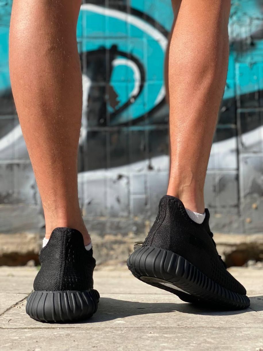 Кросівки Adidas Yeezy Boost 350 V2 Black (No-Reflective) 3013 фото