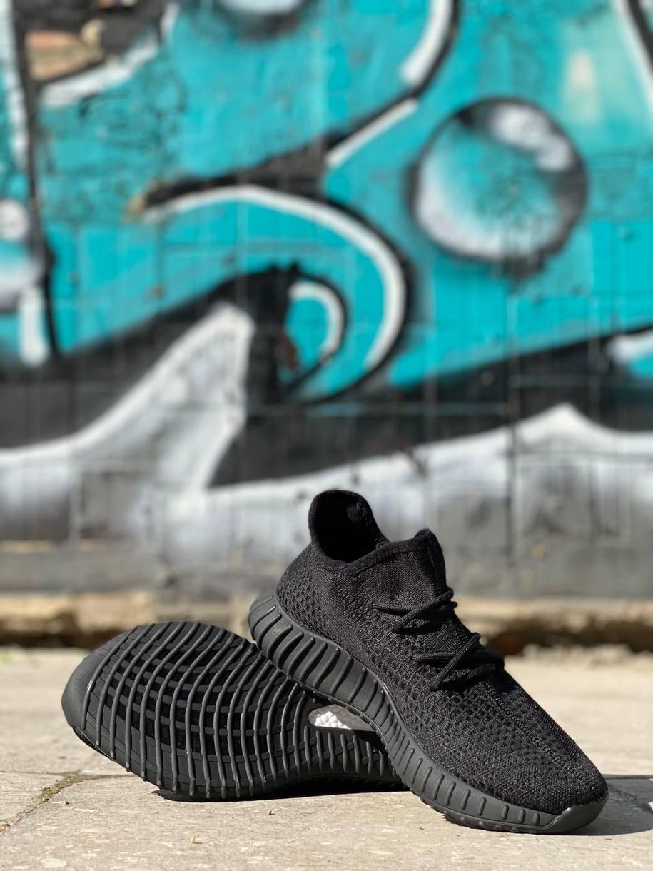 Кросівки Adidas Yeezy Boost 350 V2 Black (No-Reflective) 3013 фото