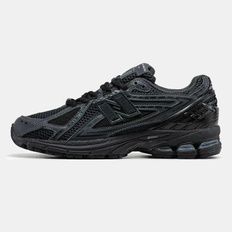 New Balance 1906R Triple Black