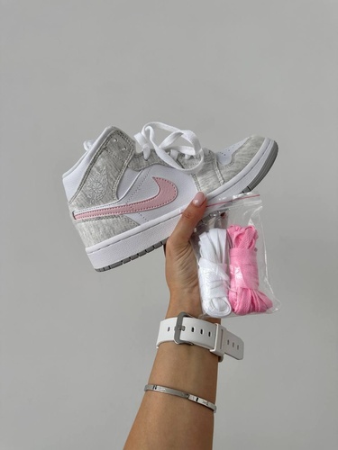 Баскетбольные кроссовки Nike Air Jordan 1 Mid Heather Grey Pink 9946 фото