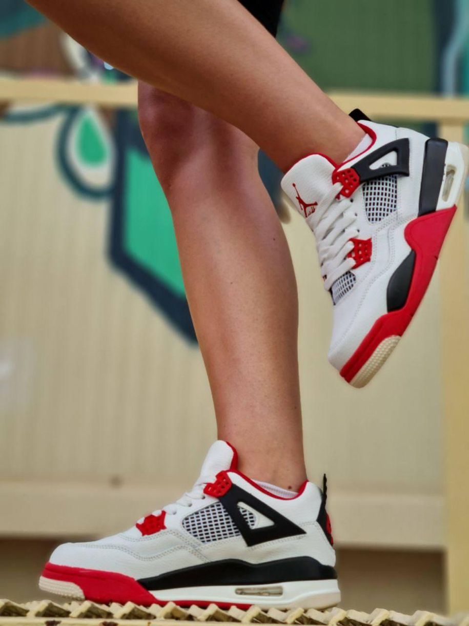 Баскетбольні кросівки Nike Air Jordan Retro 4 Fire Red v2 2200 фото