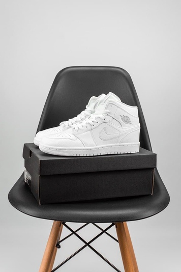 Баскетбольні кросівки Nike Air Jordan 1 Retro High White «Grey Logo» 2091 фото