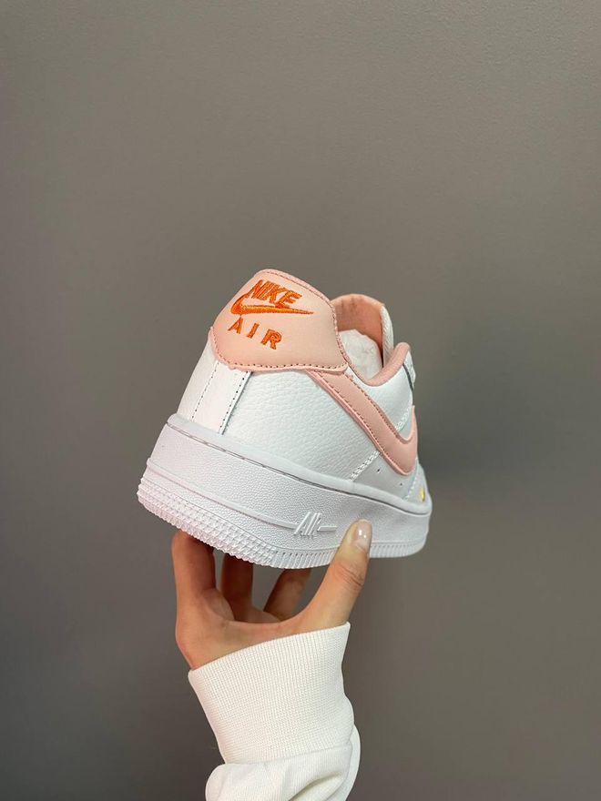 peach nikes