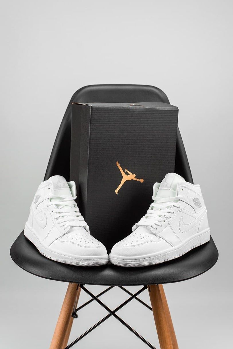 Баскетбольные кроссовки Nike Air Jordan 1 Retro High White «Grey Logo» 2091 фото