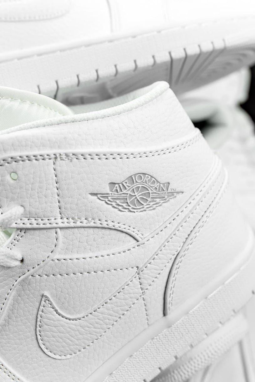 Nike Air Jordan 1 Retro High White «Grey Logo» 2091 фото