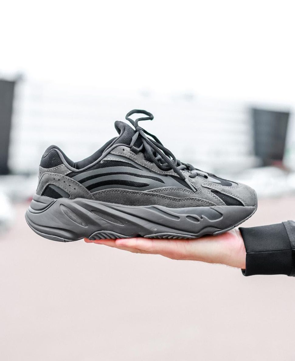 Кроссовки Adidas Yeezy Boost 700 V2 Vanta Black 3158 фото