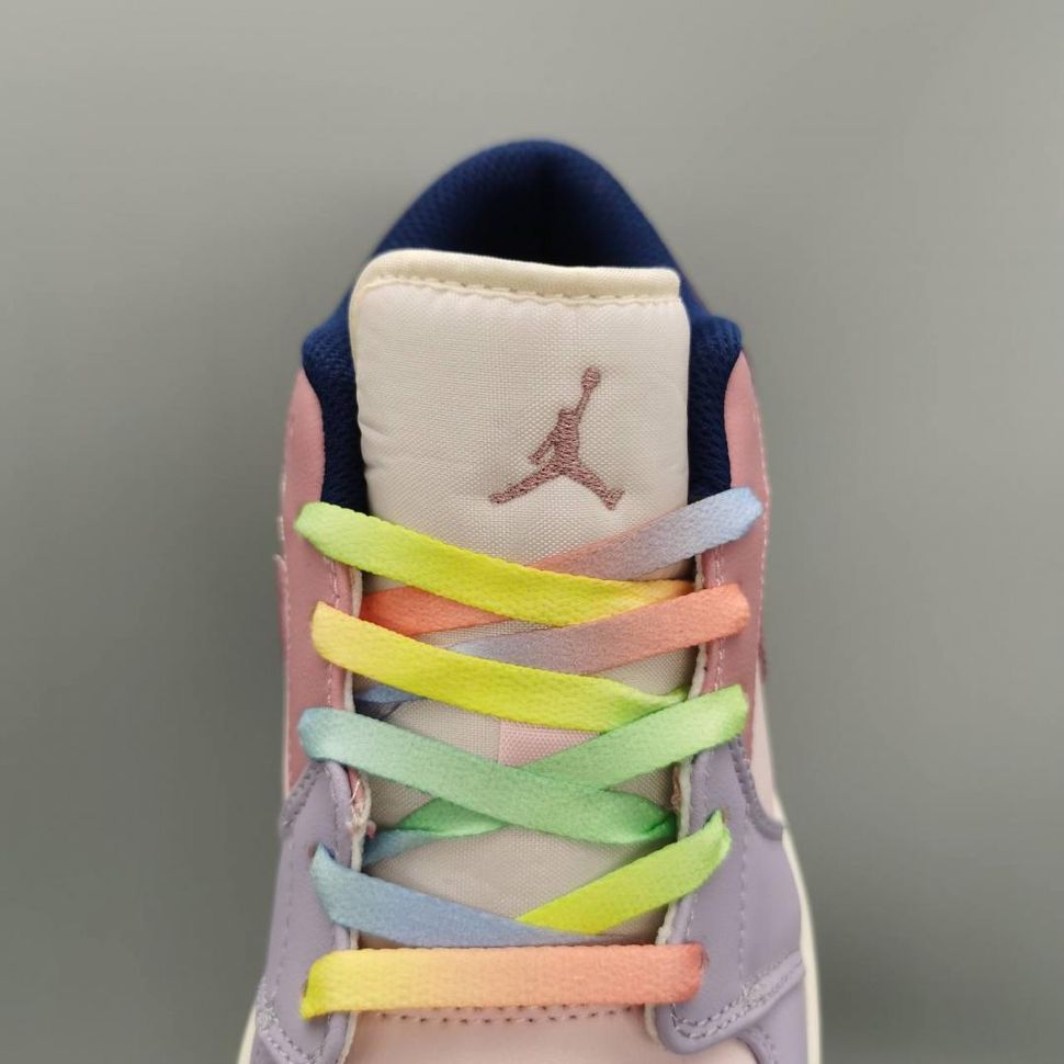Баскетбольні кросівки Nike Air Jordan 1 Low Pastel Purple 1794 фото