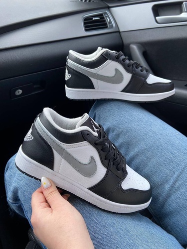 Баскетбольні кросівки Nike Air Jordan 1 Low Black Grey 2266 фото