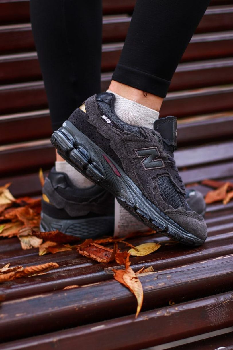 Кроссовки New Balance 2002R Dark 8383 фото