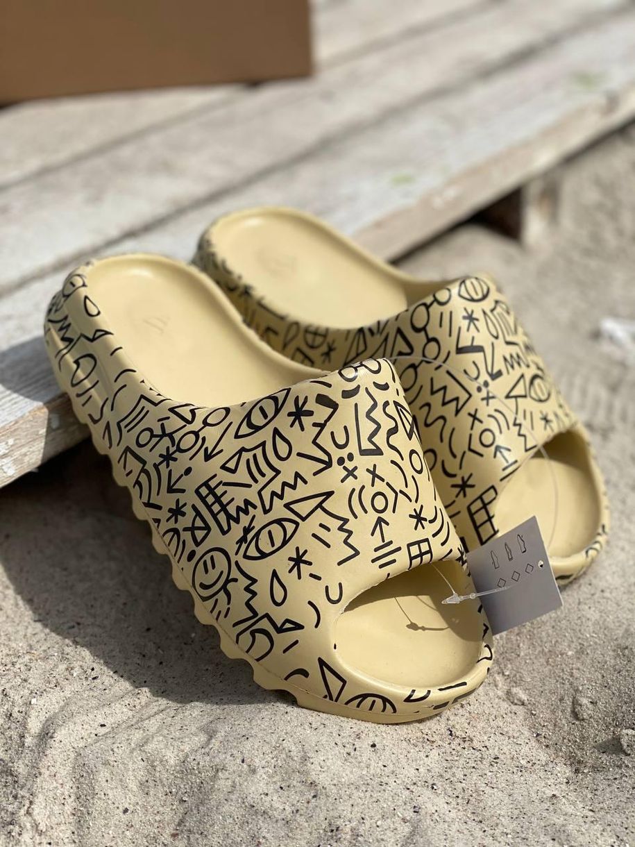 Кросівки Adidas Yeezy Slide Graffiti 3307 фото