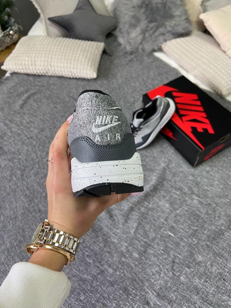 Кросівки Nike Air Max 1 SE Wolf Grey 716 фото