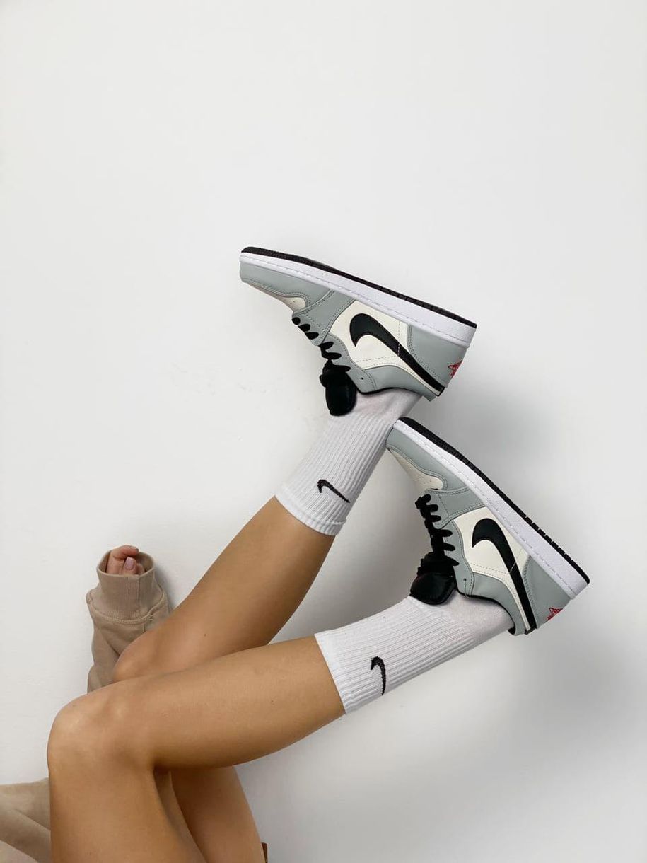 Nike Air Jordan Retro 1 Low Grey White Black 1 2108 фото
