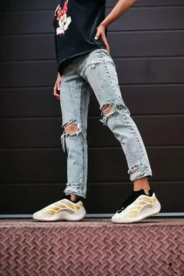 Adidas Yeezy 700 V3 Safflower