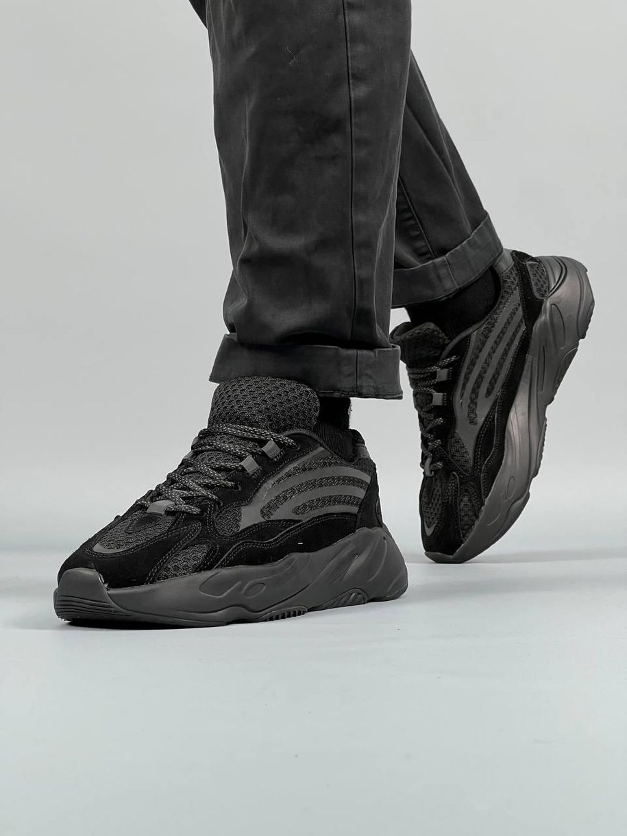 Кросівки Adidas Yeezy Boost 700 V2 All Black 3174 фото