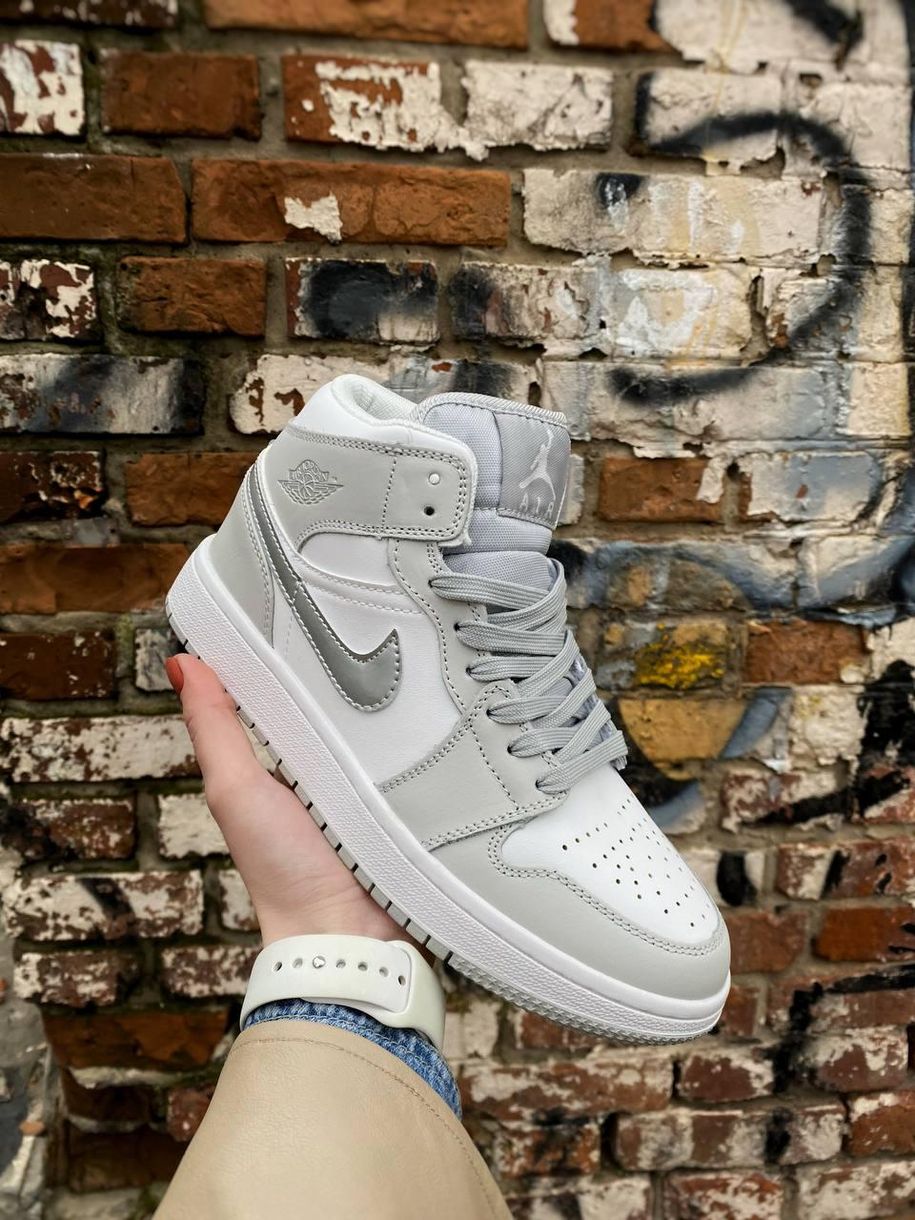 Баскетбольні кросівки Nike Air Jordan 1 Silver Grey White 7382 фото