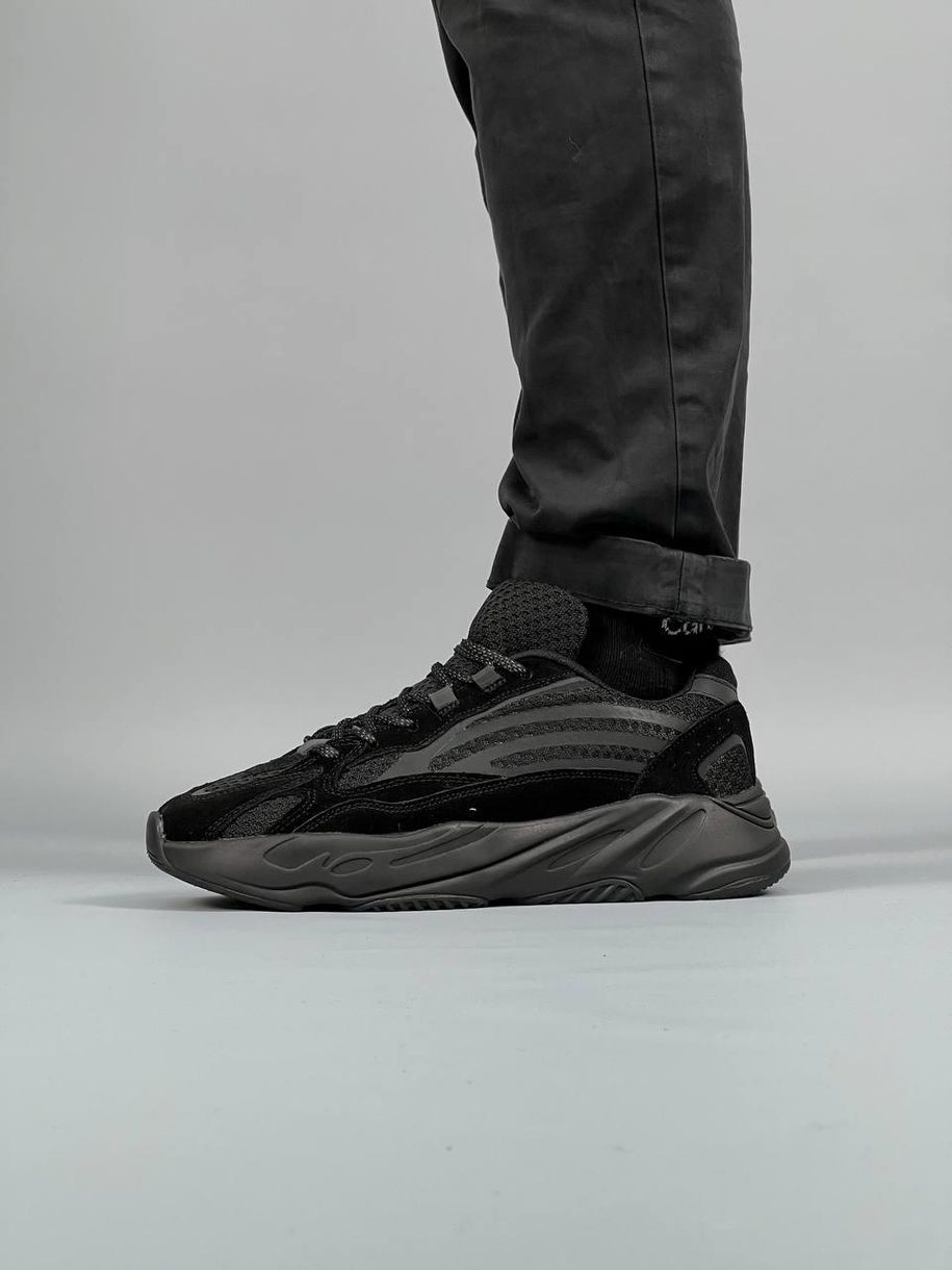 Кросівки Adidas Yeezy Boost 700 V2 All Black 3174 фото