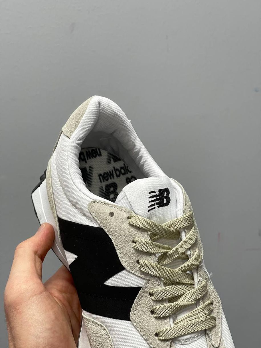 Кросівки New Balance 327 White Beige Black Logo 1383 фото